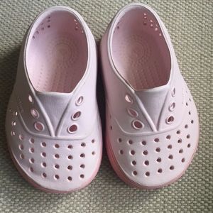 Girls pink native shoes size 5